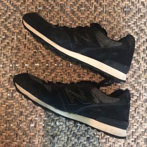Black Metallic N New Balance Sneakers w Tweed